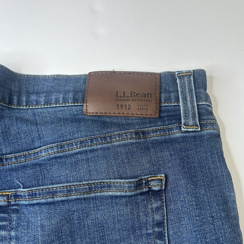L.L. Bean BeanFlex Denim Blue Jeans Men's 42x32 (Fit 42x30) Standard Fit LL Bean - Picture 5 of 15